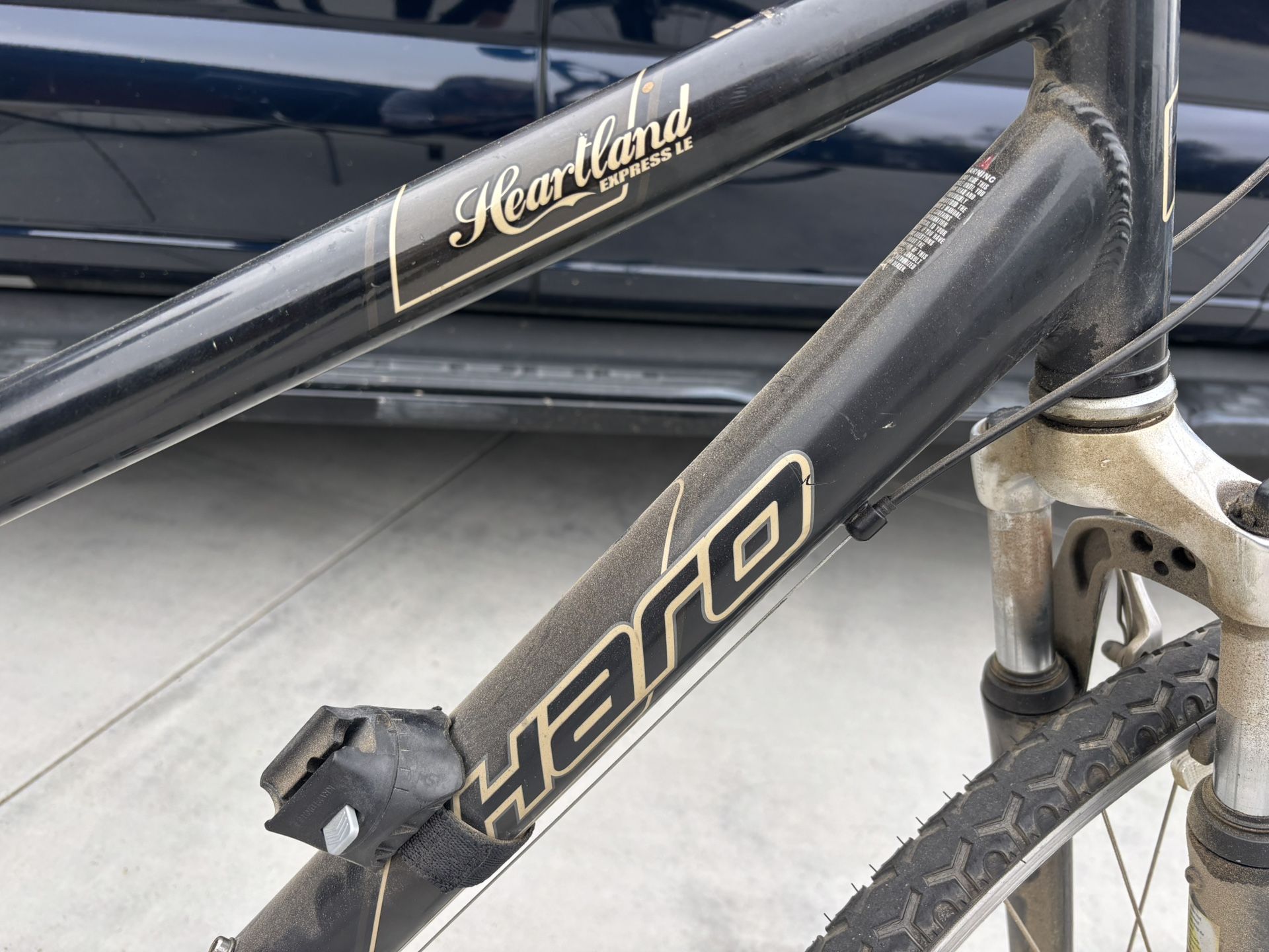 🚴‍♂️ Haro Heartland Express LE Hybrid Bike – Shimano Deore