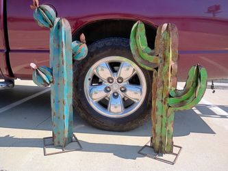 Lovely Metal Saguaro Cactus Yard Art Sculptures!