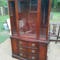 Drexel Georgian Breakfast China Cabinet 