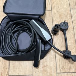 Tesla Mobil charger with adapter  EV & Voltage