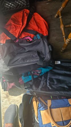Assorted duffle bgas