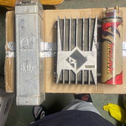 Amp And Capacitor