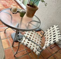 Patio set, table & 4 chairs