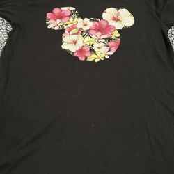Adult Disney Tshirt Size M