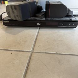 Blue Ray And DVD Player With Speakers