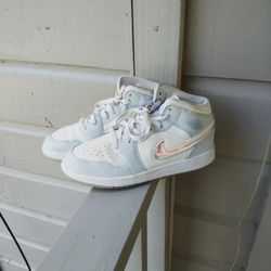 Jordan 1 Mid SE Or Best Offer 