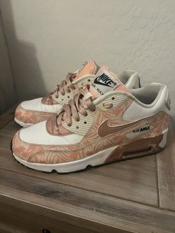 Women’s Nike shoes