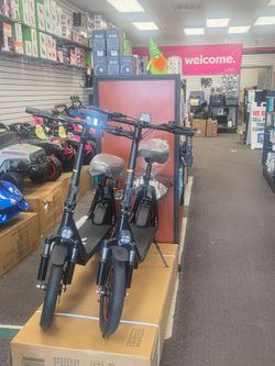 Phantom scooter with seat and storage basket cash offer