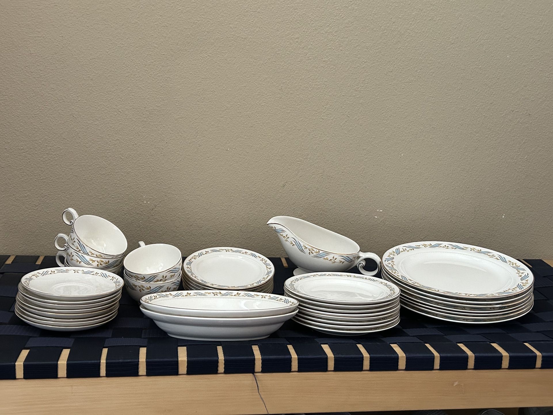 Harmony House “Arlington” Pattern Manufactured By Hall China, Mid-1900’s, Excellent Condition