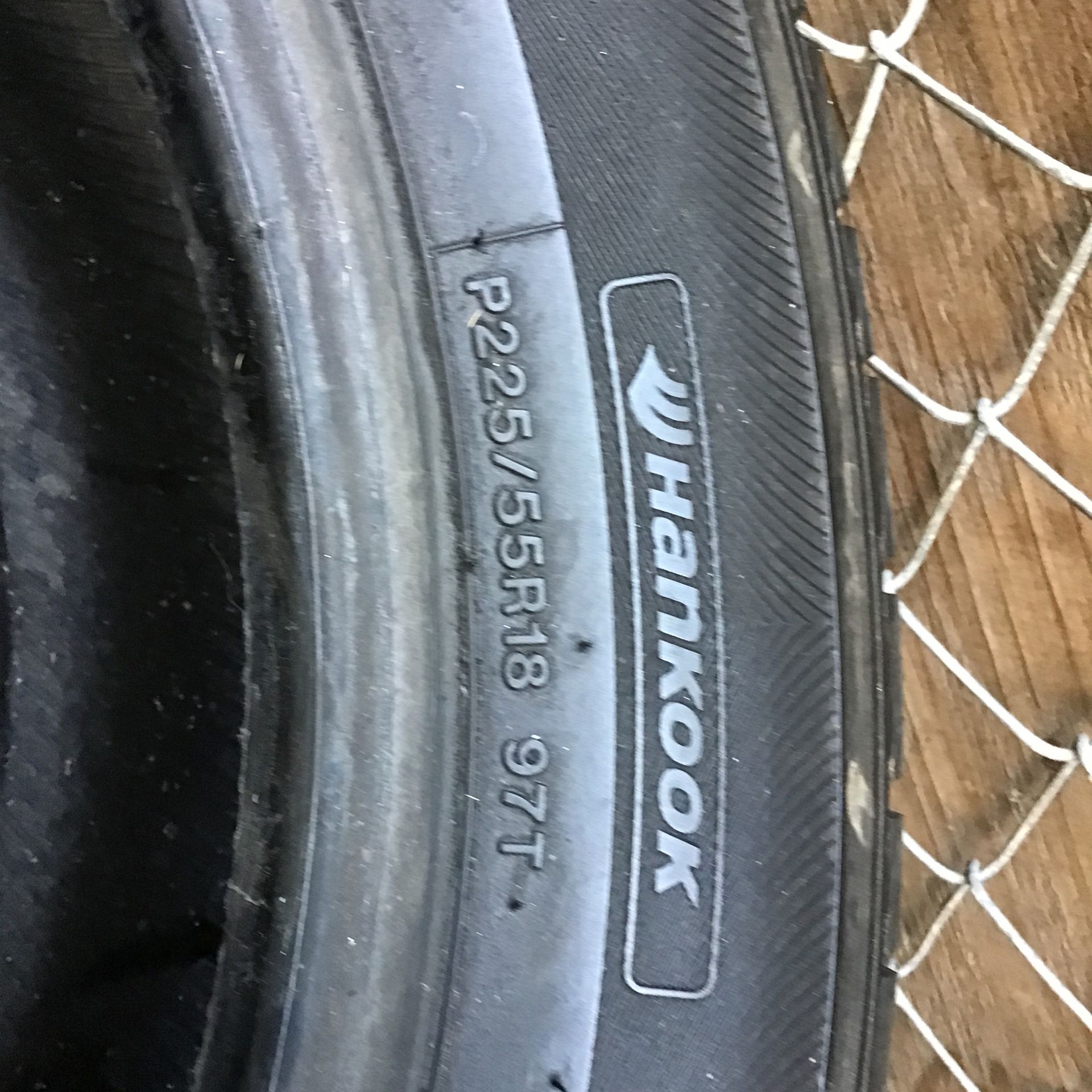 2 Tires 225/55/18 Hankook