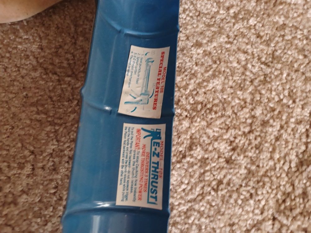 BON QUART SIZE CAULKING GUN