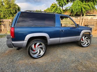 2 door tahoe running