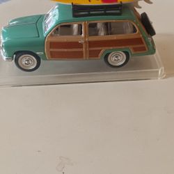 1949 Woody With Detachable Surfboard