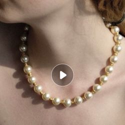 Elegant Vintage-Style Pearl Necklace with 18K Gold-Plated Accents