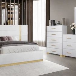6pcs: Bed, Dresser, Mirror, Wings, (2) Nightstands.