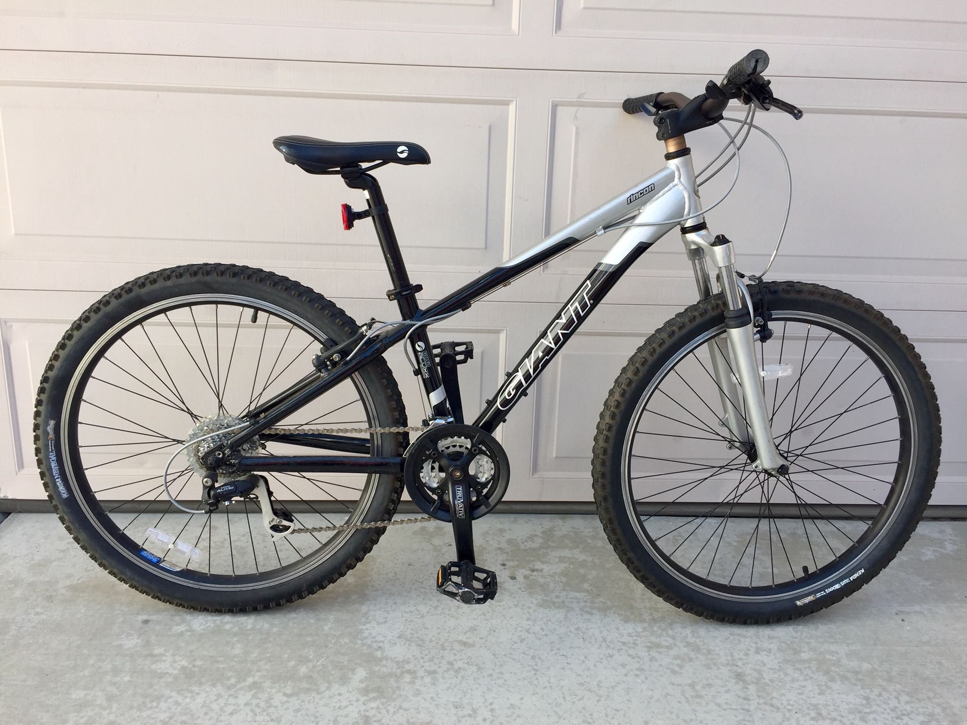 GIANT 6061 Aluxx Aluminum Bike Shimano