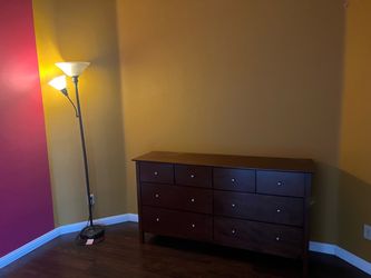 Dresser/ lamp