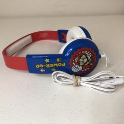Super Mario Kid-Safe Wired Headphones with Mic