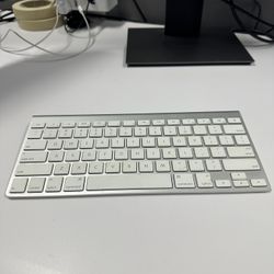 Apple Keyboard 