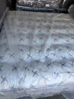 California King Size King Koil Intimate Medium Firm Euro Top Pillow Aireloom Kluft Hotel Collection Saatva Avocado Stearns & Foster Reserve Purple 