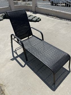 Wicker Outdoor Chaise Lounge Chair