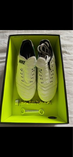 Tiempo Legend VI Cleats size 7