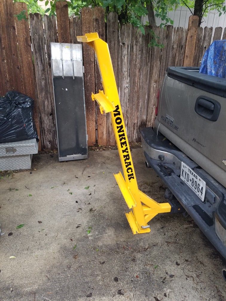 Monkey Rack Ladder Stabilizer