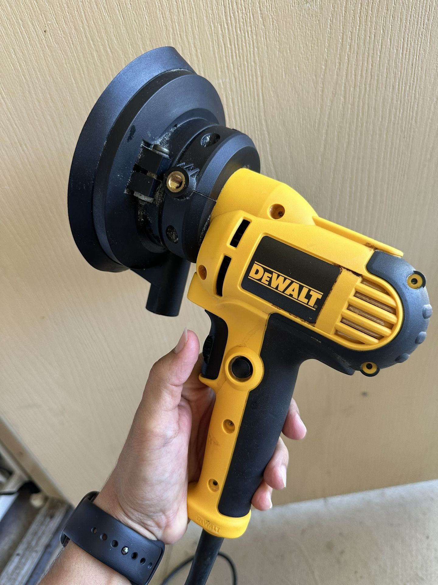 DEWALT Rotary Sander, Variable Speed, Dust Shroud, 5Inch (DWE6401DS