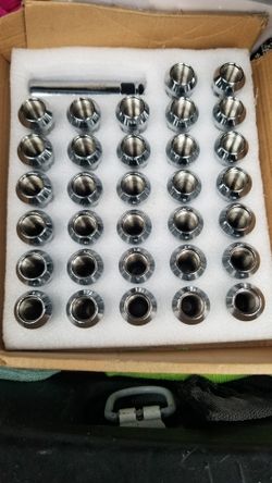 tire lug nuts
