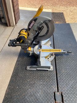 DEWALT 15 Amp Corded 12 in. Dual Bevel Sliding Compound Miter Saw