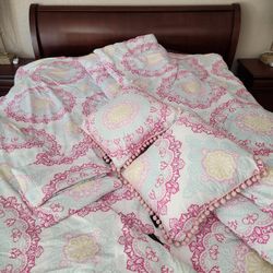Twin Comforter Pillow Sham With Accent Pillow