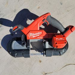 Milwaukee
M18 FUEL 18V Lithium-Ion Brushless Cordless Compact Bandsaw (Tool-Only)