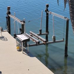 Hi Tide 9000 # aluminum boat lift