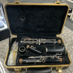 Selmer 1400 Student Clarinet With Hard Case 