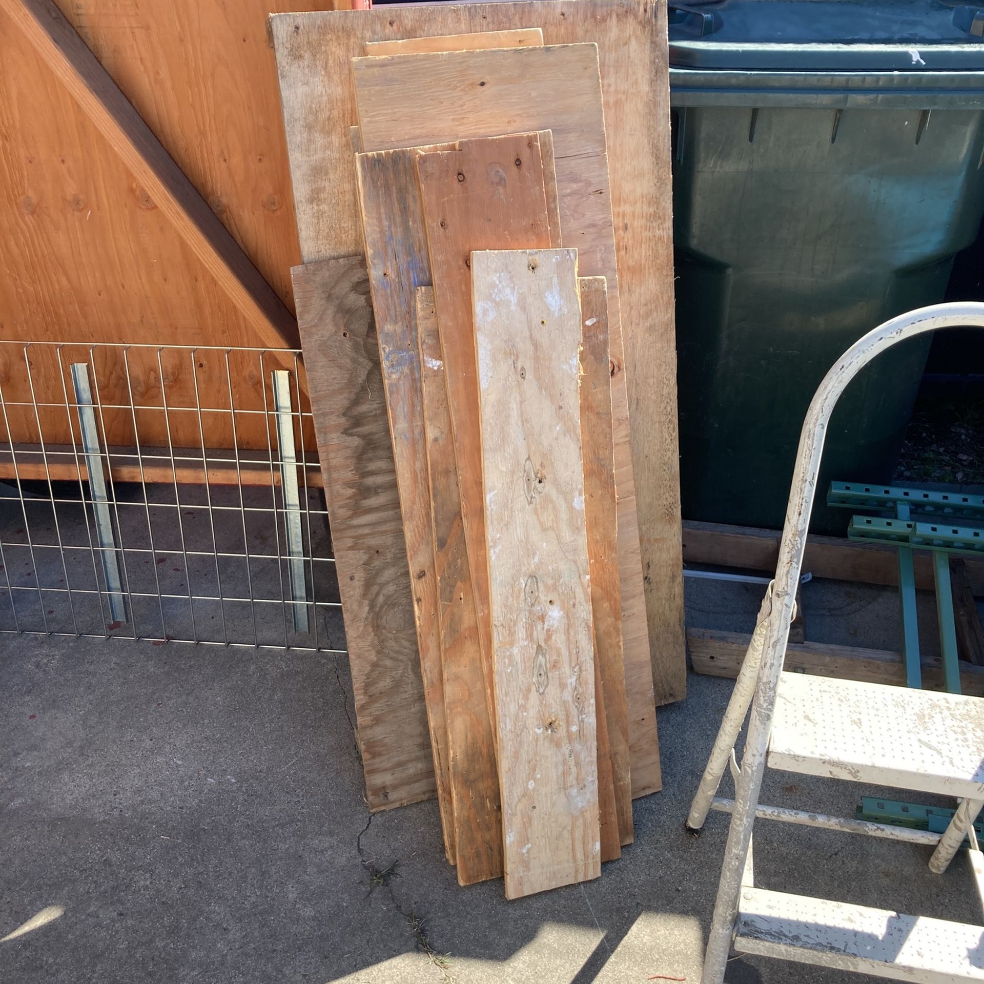 Free Scrap Wood , Plywood