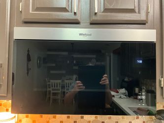 Whirlpool Flush Built-in Design 1.1-cu ft Over-the-Range Microwave with Sensor Cooking