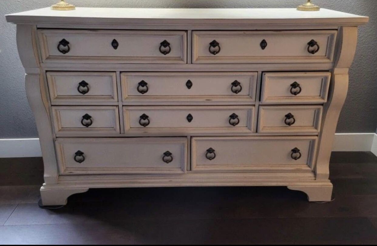 White Farmhouse Dresser