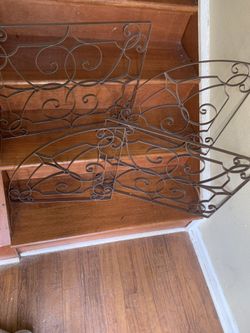 Pairs  (4) Wall Art Decor 