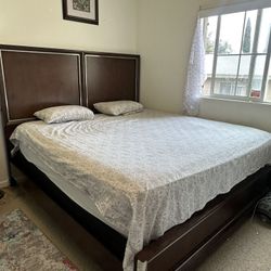 Bedroom Furniture Set 
