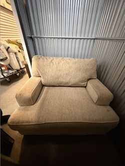 Chair $20 pick up only by the grove