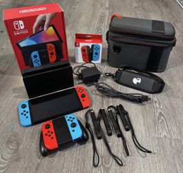 MINT Nintendo Switch OLED (Black) Bundle - Rarely Used + 4 Joy-Cons & Case