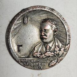 1915 Union Traction Company of Indiana Safety and Sanitation Award Rare