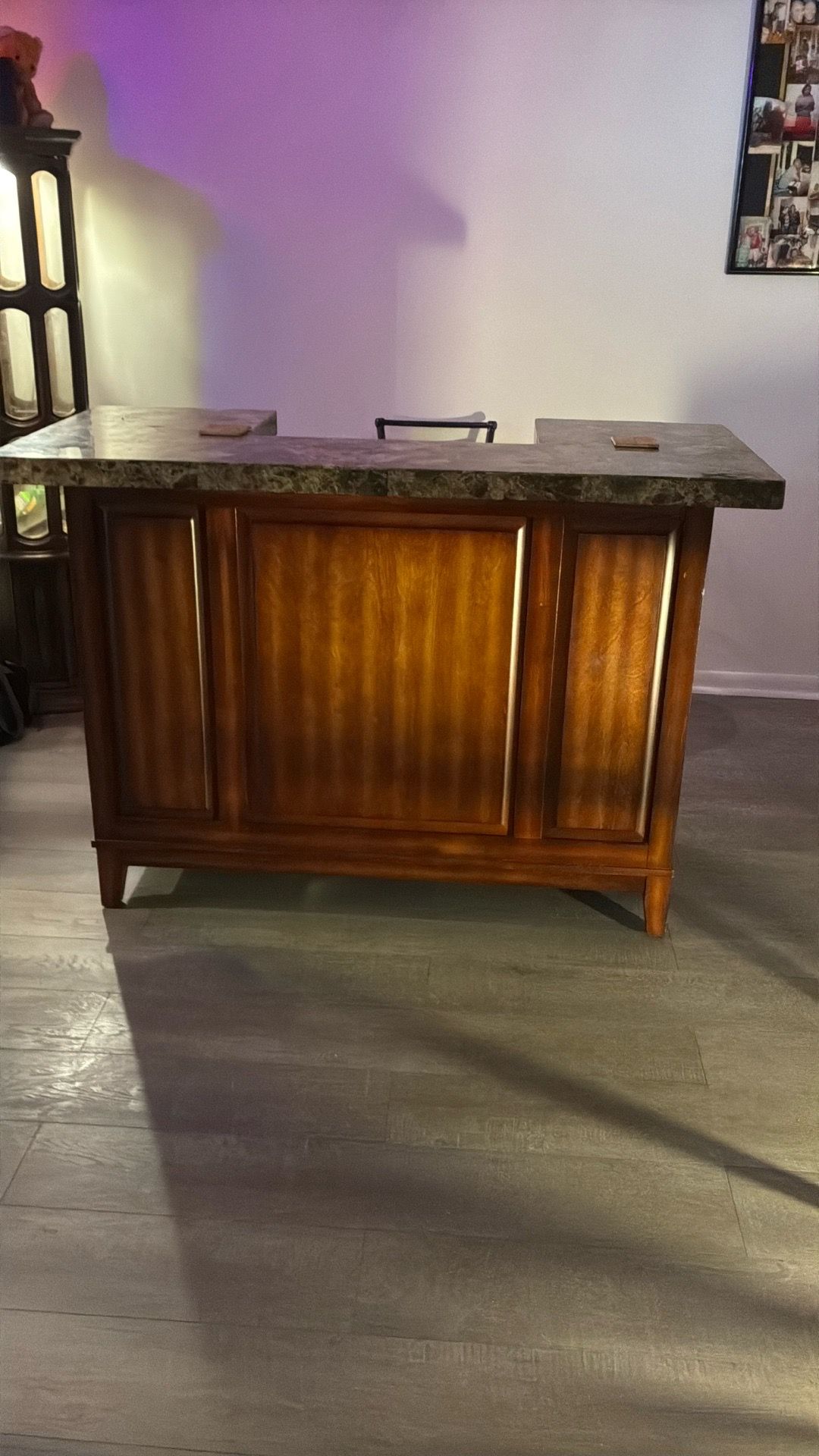 Bar unit with chairs