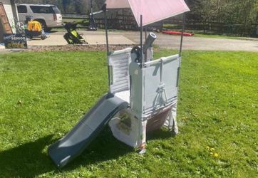 Play structure