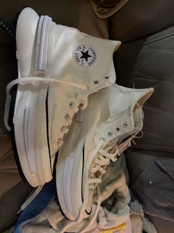 New converse Sz woman’s sz 10 men’s sz 8.5