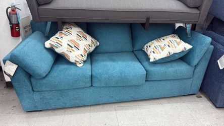 Ashley Keerwick Sofa - On Display