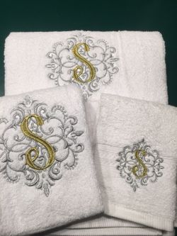 Personalized towel set