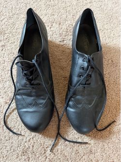 Adult tap shoes - size 10 women