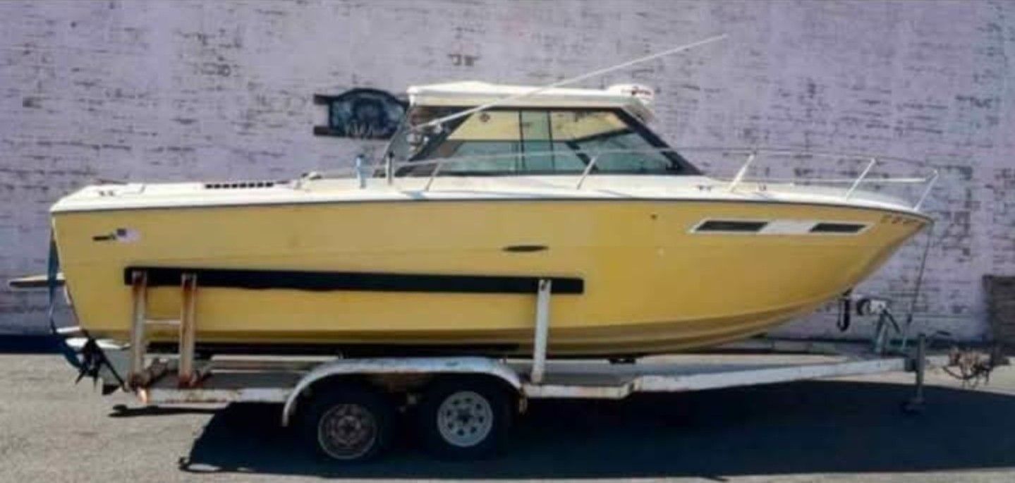 1978 SEARAY SEASWIRL CUDDY CABBIN