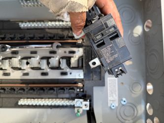 100 A breaker Siemens